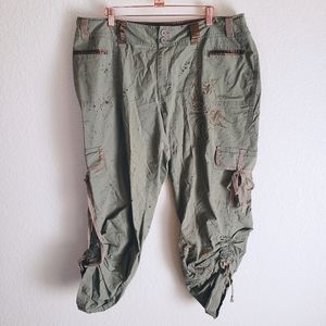 Venezia by Lane Bryant Green Cargo Crop Pants Splatter Detail Side Ruching sz 20